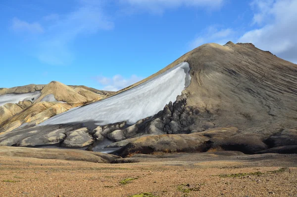 Исландия, Ландшафтный Алаугар, риолитовые горы — стоковое фото