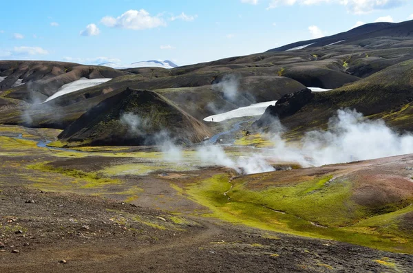 Island, horké prameny v horách — Stock fotografie