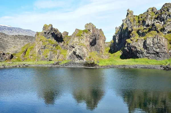 Landskap av Island, sjöar och berg — Stockfoto