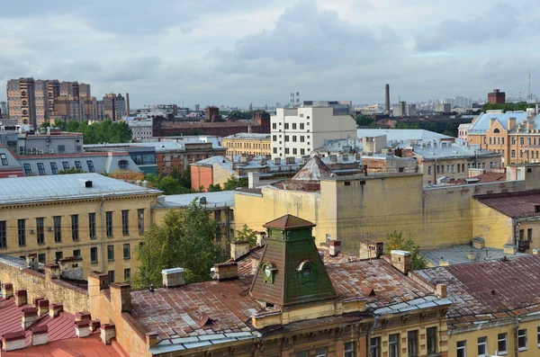St. Petersburg, evlerin çatıları