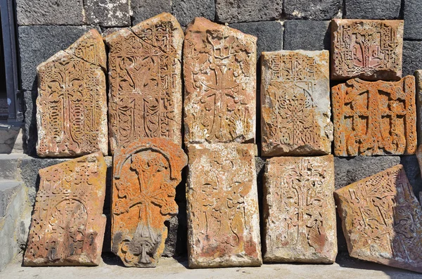 Armenia, monasterio del siglo I de Sevanavank, antiguos khachkars —  Fotos de Stock