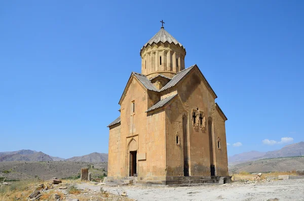 Armenia, la chiesa Surb Astvatsatsin nel villaggio Areny, 1321 anno — Foto Stock