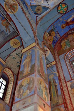 Rusya, Bogolyubovo, altın yüzük eski manastırda freskler.