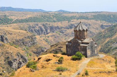 Ermenistan, 11. yüzyıl Kilisesi Amberd Kalesi'nin yakın: