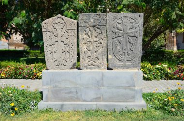 Antik khachkars residencie şehir Echmiadzin Ermenistan Catholicos