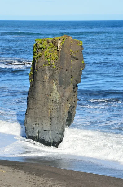 Iceland, the cliff on the Atlantic ocean — Stock Photo, Image