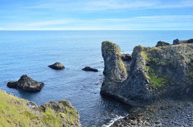 İzlanda, cliff Atlantik Okyanusu üzerinde