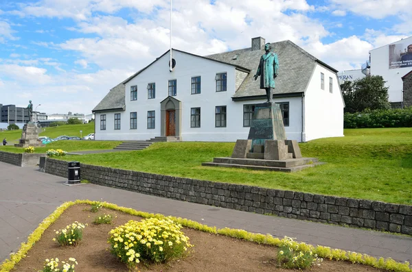 Reykjavik, Iceland, August, 12, 2014. the building of the government of Iceland — Zdjęcie stockowe