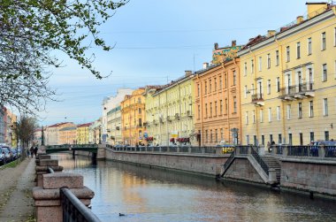 St. Petersburg, nehirler ve kanallar