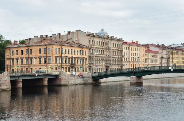 San Pietroburgo, case sull'argine del fiume Fontanka — Foto Stock