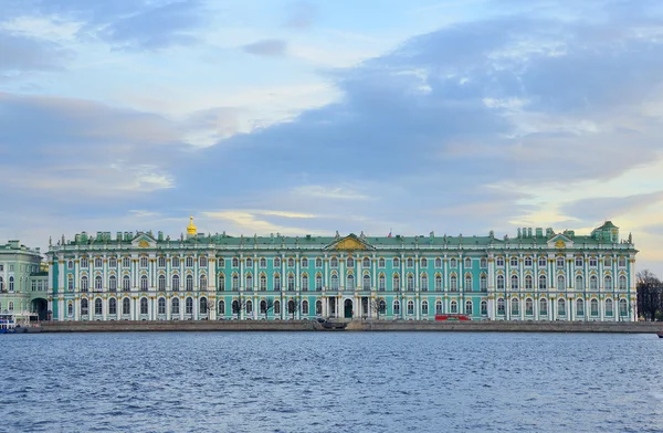 Snt. Peterburg, Russia, October, 25,2014. Russian scene: Zimny (Winter) Palace in ivening — Stock Photo, Image