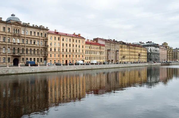 San Petersburgo, casa en la orilla del río Fontanka — Foto de Stock