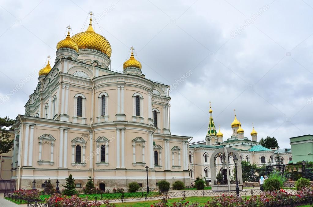 ST .PETERSBURG, RUSSIA, SEPTEMBER, 02, 2014. Russian scene: Voskresensky Novodevichy monastery