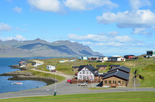 Djupivogur, IJsland, augustus, 17, 2014. Niemand, uitzicht op de stad Djupivogur — Stockfoto