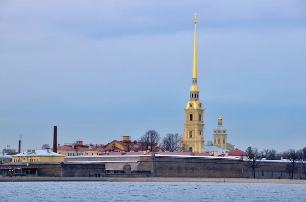 Санкт-Петербург, Россия, Петропавловская крепость осенью — стоковое фото