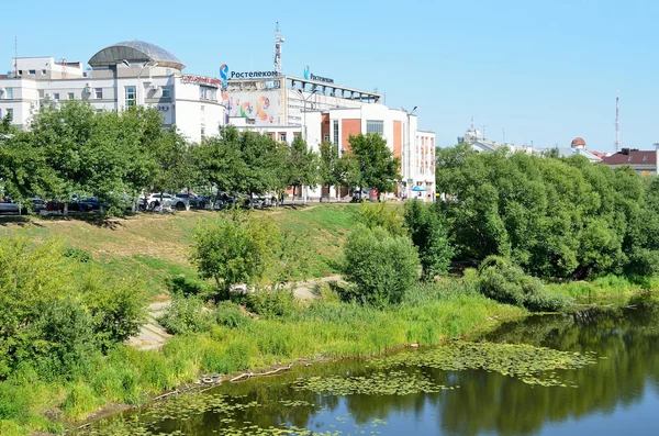 Tver, russland, 27. juli 2014. russische szene: noobde, view of tver, river tymaka — Stockfoto