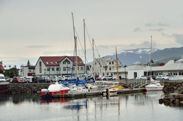 Akureyri, Islandia, 15 de agosto de 2014. La capital del norte de Islandia - Akureyri bajo la lluvia —  Fotos de Stock