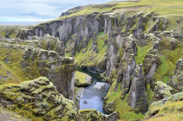 Canyon van Fatallity (Fjadrargljufur) - de Grand canyon van IJsland — Stockfoto