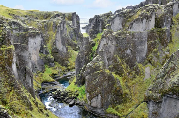 Cañón de la Fatallidad (Fjadrargljufur) - el Gran Cañón de Islandia — Foto de Stock