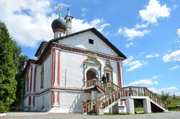 Kolomna, Russia,  Holy Trinity Church in Novo-Golutvin monastery — Stockfoto