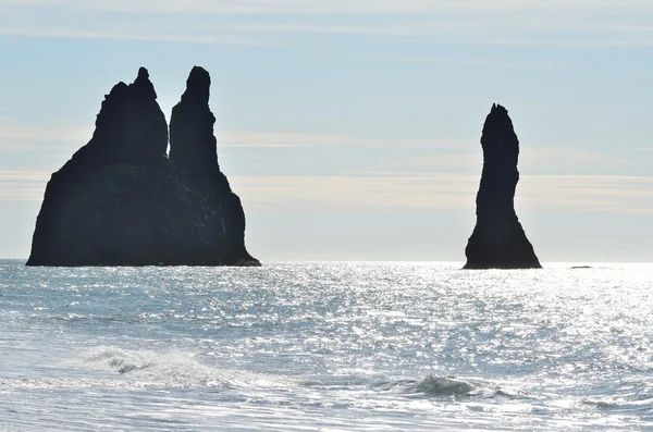 Islandia, el acantilado en el océano Atlántico — Foto de Stock