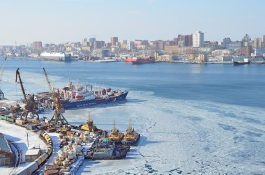 Vladivostok, Rusya, 09 Ocak 2015. Rus sahne: kimse, balıkçı limanı ayında Vladivostok