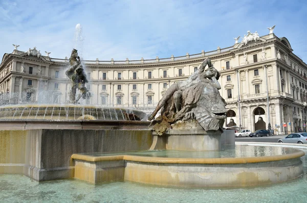 罗马，意大利，2013 年 3 月 17 日，没人，片段的若虫在罗马的共和国广场上的喷泉 — 图库照片