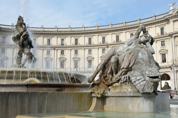 Roma, Italia, 17 de marzo de 2013, Nadie, fragmento de fuente de las Naiadas en la plaza de la República en Roma —  Fotos de Stock