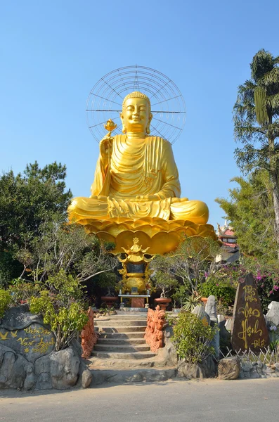 Buddha d'oro a Dalat, Vietnam — Foto Stock