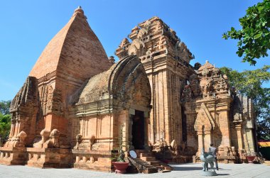 Tapınak karmaşık Po Nagar, Ponagar Cham kulesi. Nha Trang. Vietnam