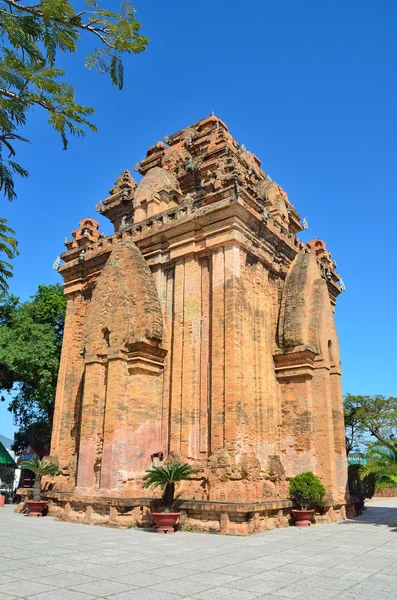 寺複雑なポーナガール、遺跡のポー チャム タワー。ニャチャン。ベトナム — ストック写真
