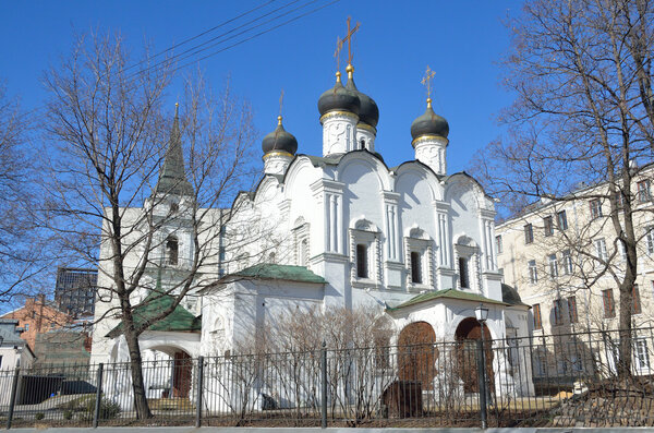 Церковь Св. Владимира приравнивается к Апостолам в Старых садах. Москва
