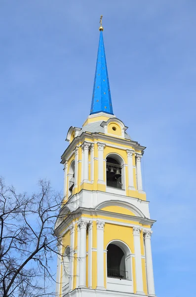 Glockenturm der Himmelfahrtskirche auf dem Gorokhovo-Feld, Straßenradio, 2. Moskau — Stockfoto