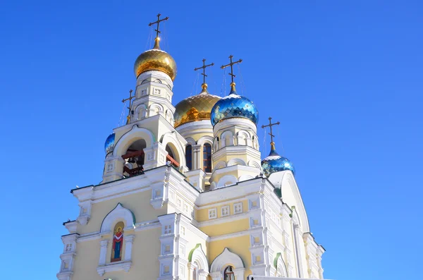 Kyrkan i Pokrova Presvyatoy bogoroditsi i Vladivostok — Stockfoto