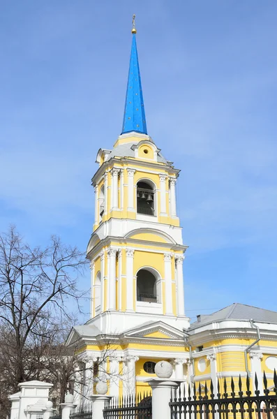 Zvonice kostela Nanebevstoupení Páně na Gorokhovo poli, pouliční rozhlas, Moskva — Stock fotografie