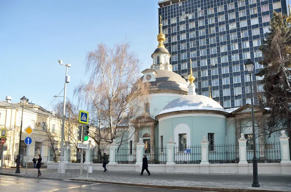 ロシア、モスクワ、2015 年 3 月 23 日ダミアノ教会と Maroseyka 通りにダミアン — ストック写真