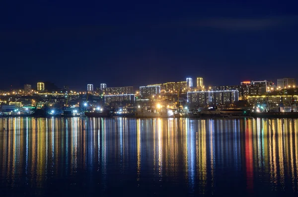Nocny widok na Vladivostok, Federacja Rosyjska — Zdjęcie stockowe