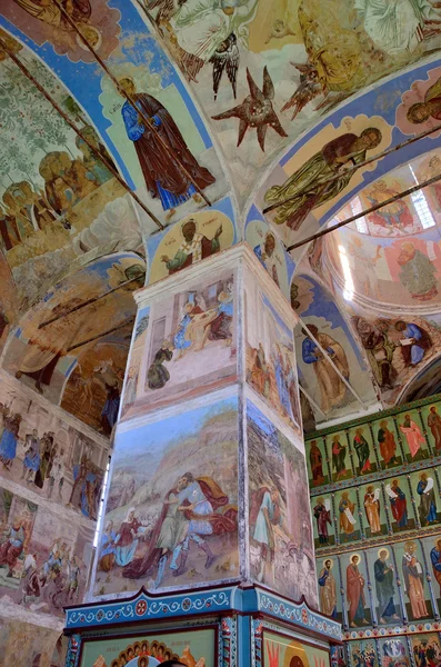 Περιφέρεια Λένινγκραντ, τη Ρωσία, στις 13 Σεπτεμβρίου 2015 Svyatotroitsky Αλέξανδρος-Svirsky Μονή, θραύσμα από τις τοιχογραφίες του καθεδρικού ναού Αγίας Τριάδας — Φωτογραφία Αρχείου