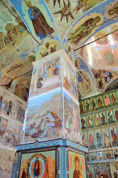 Región de Leningrado, Rusia, 13 de septiembre de 2015. Monasterio Svyatotroitsky Alexander-Svirsky, fragmento de los frescos de la Catedral de la Trinidad —  Fotos de Stock