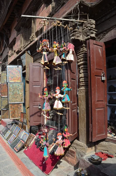 Kathmandu, Nepal, October 25, 2012, Sale of souvenirs on Darbar square — Stock Photo, Image