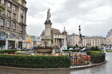 Lviv, Ukrayna, Eylül, 16, 2013. Lviv meydanda Mickiewicz