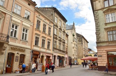 Lviv, Ukrayna, Eylül, 16, 2013. İnsanlar Lviv tarihi merkezi