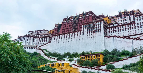 Lhasa Tibet Srpna 2018 Nádherný Palác Potala Lhase Domov Dalajlamy — Stock fotografie