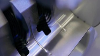 100 Dolarlık Para Sayma Makinesinin İşlem Banknotlarını Kapat