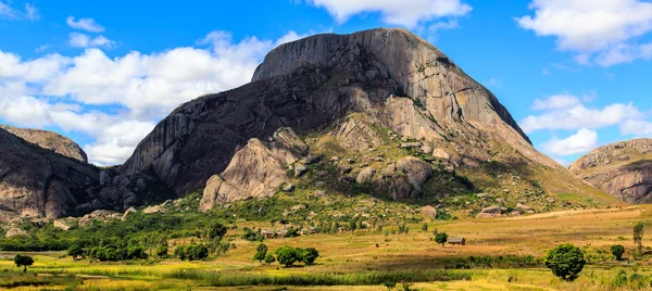 Landscape with rock formation in central Madagascar — Stock Photo, Image
