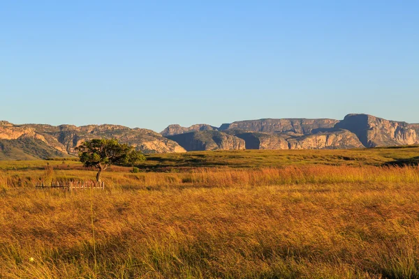 Rock formations at sunrise in an African landscape — Stock Photo, Image