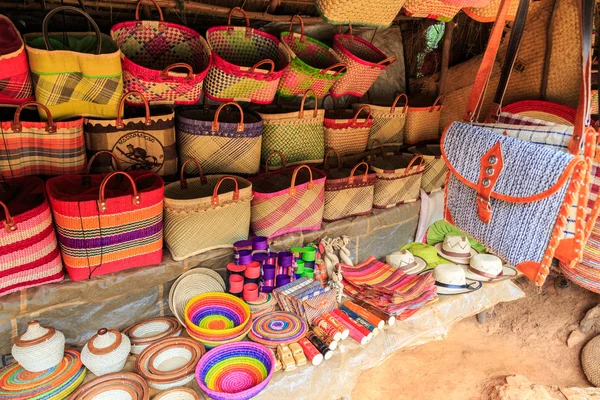 Detalhes de uma loja de lembranças na África — Fotografia de Stock