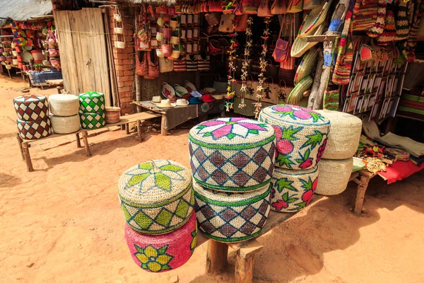 Lembranças em um mercado em Madagascar — Fotografia de Stock