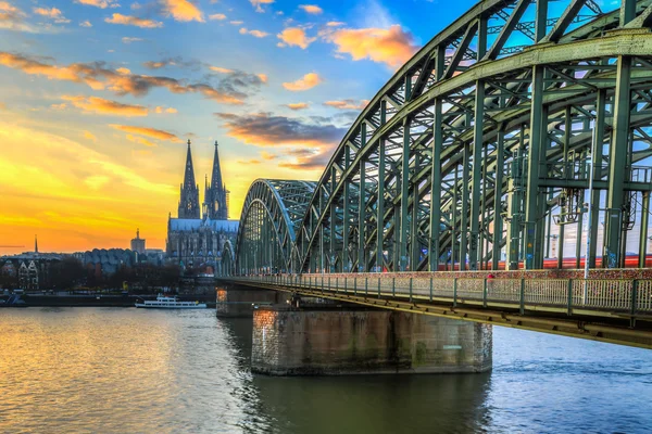 Cityscape of Cologne from the Rhine river — Stock Photo, Image