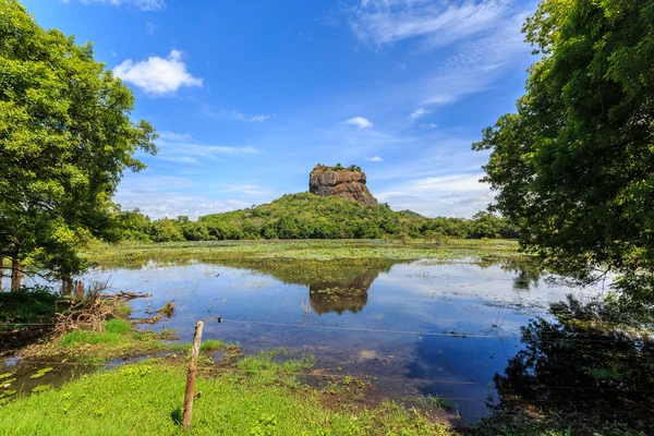 Sigiriya Sri Lanka Rock'ta aslan peyzaj — Stok fotoğraf